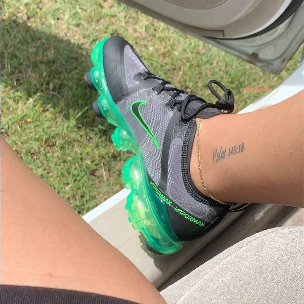 NIKE VAPORMAX